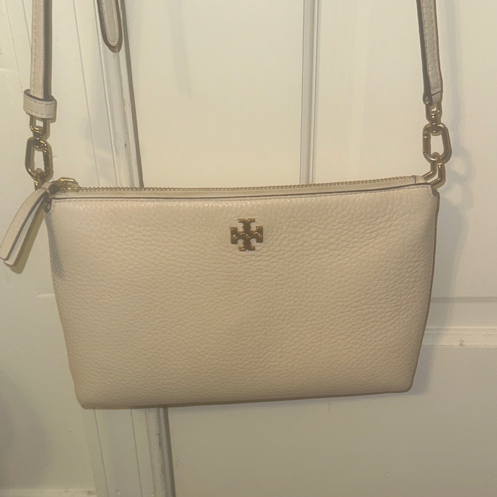 Tory Burch Women’s Kira Pebbled Crossbody Bag cream